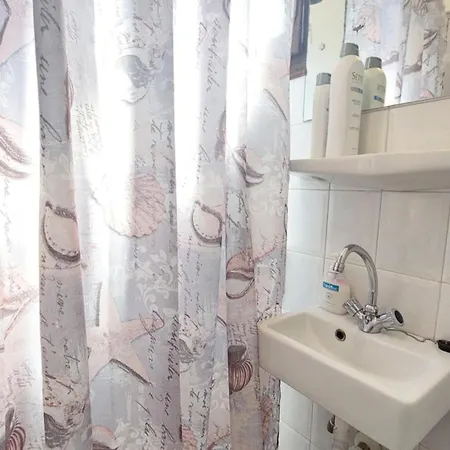 Sunrisestudiospapanero شقة فندقية 4*