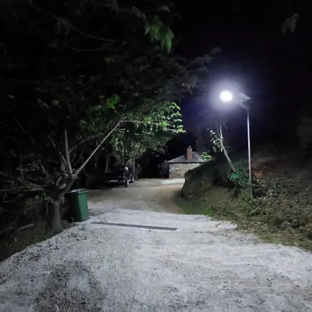 Sunrisestudiospapanero شقة فندقية داموشاري